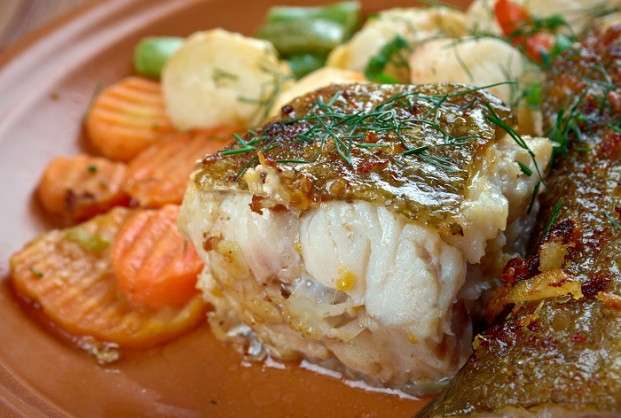 Receita de Peixe Assado no Forno com Legumes