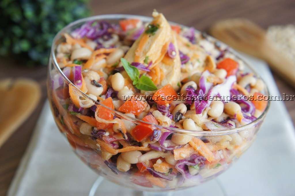 Receita de Salada de Feijão Fradinho com frango