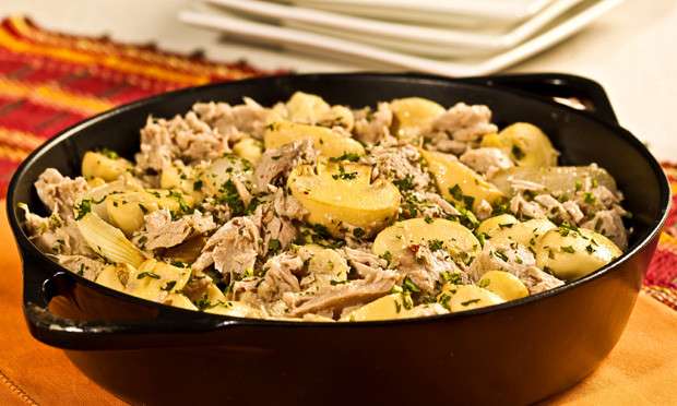 Receita de Salteado prático de cogumelo com atum e coentro