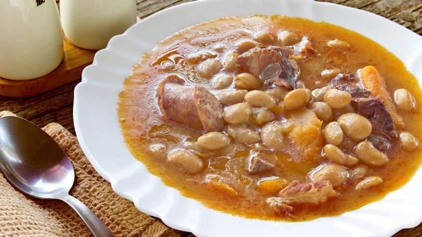 Receita de Sopa de feijão com bacon