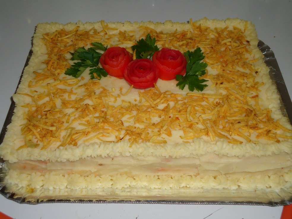 Receita de Torta de pão de forma, recheada com frango