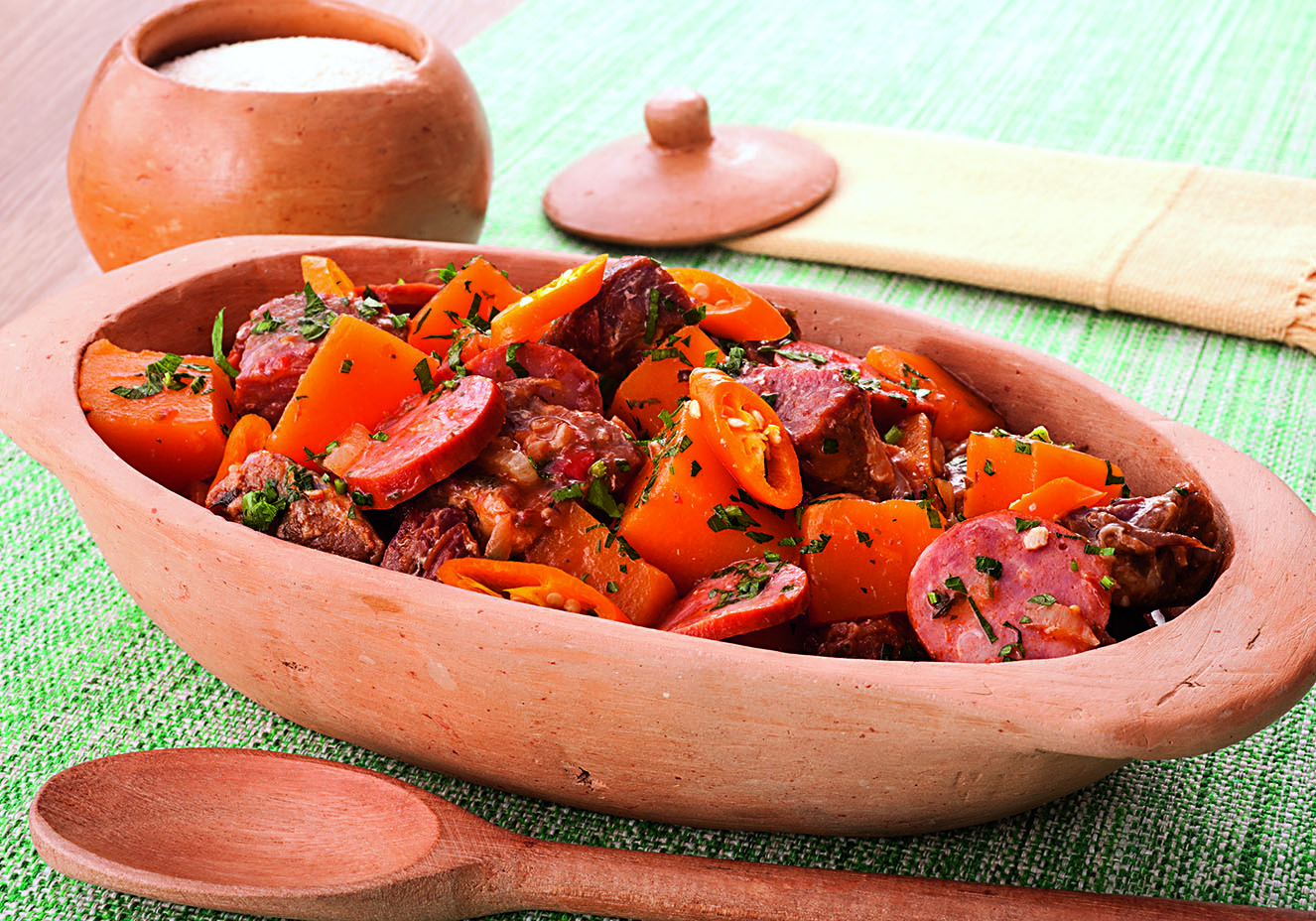 Receita de Cubos de carne Seca com linguiça e abóbora