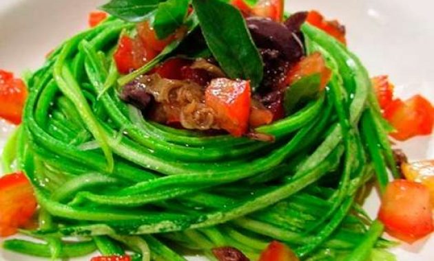 Receita de Espaguete de abobrinha e pupunha