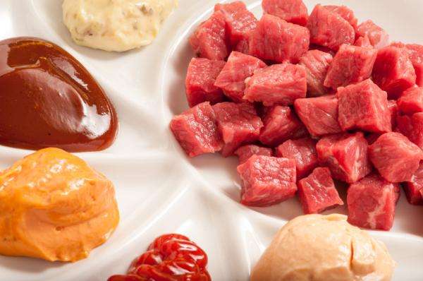 Receita de Fondue de carne simples  e Gostoso