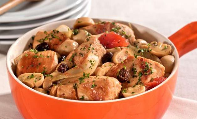 Receita de Frango de panela ao molho de tomate e cogumelos