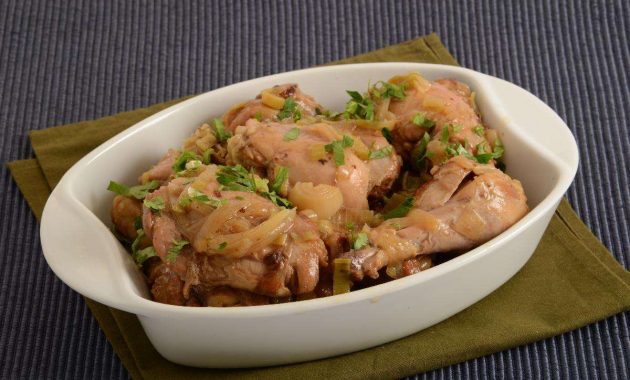Receita de Frango de panela com creme de cebola