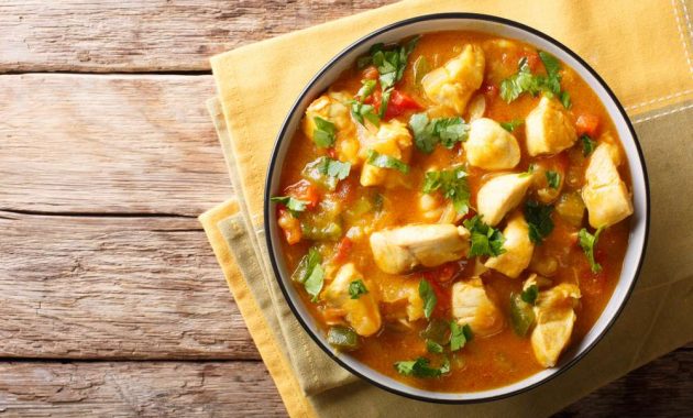 Receita de Frango de panela com mandioca