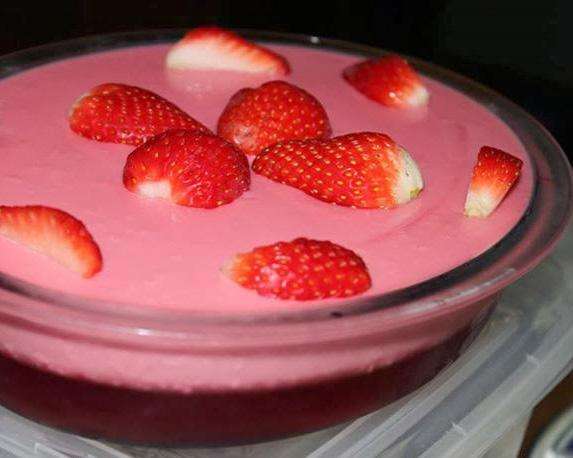 Receita de Gelatina com creme de leite e leite condensado no liquidificador