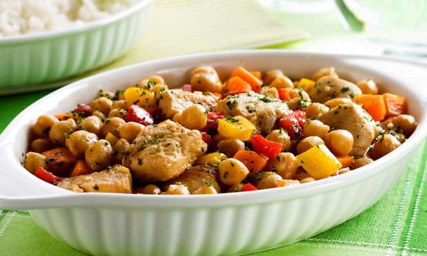 Receita de Grão de bico com frango e legumes