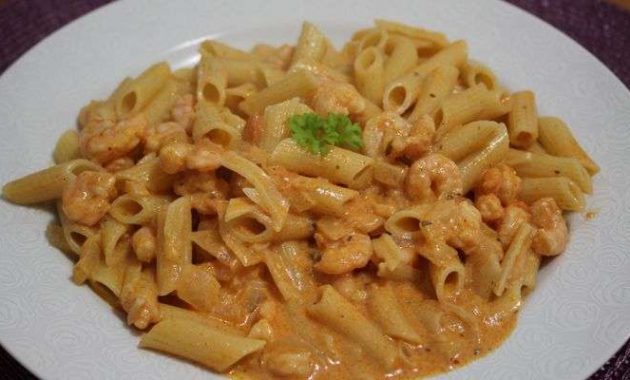 Receita de Macarrão penne ao molho de camarão