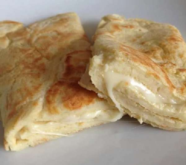 Receita de Pão de Queijo de Frigideira Recheado