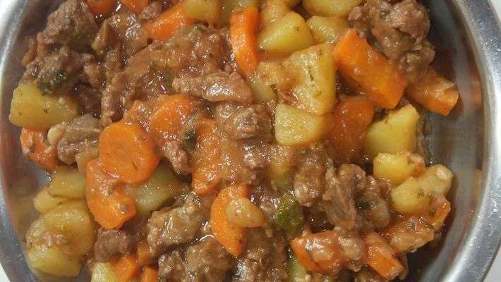 Receita de Picadinho de carne com batata e cenoura