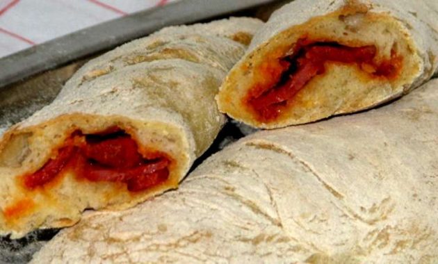 Receita de Pão com chouriço caseiro