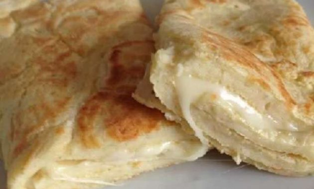 Receita de Pão de Queijo de Frigideira Recheado