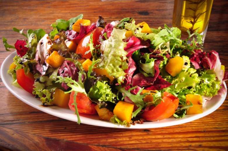Receita de Salada Tropical com Alface