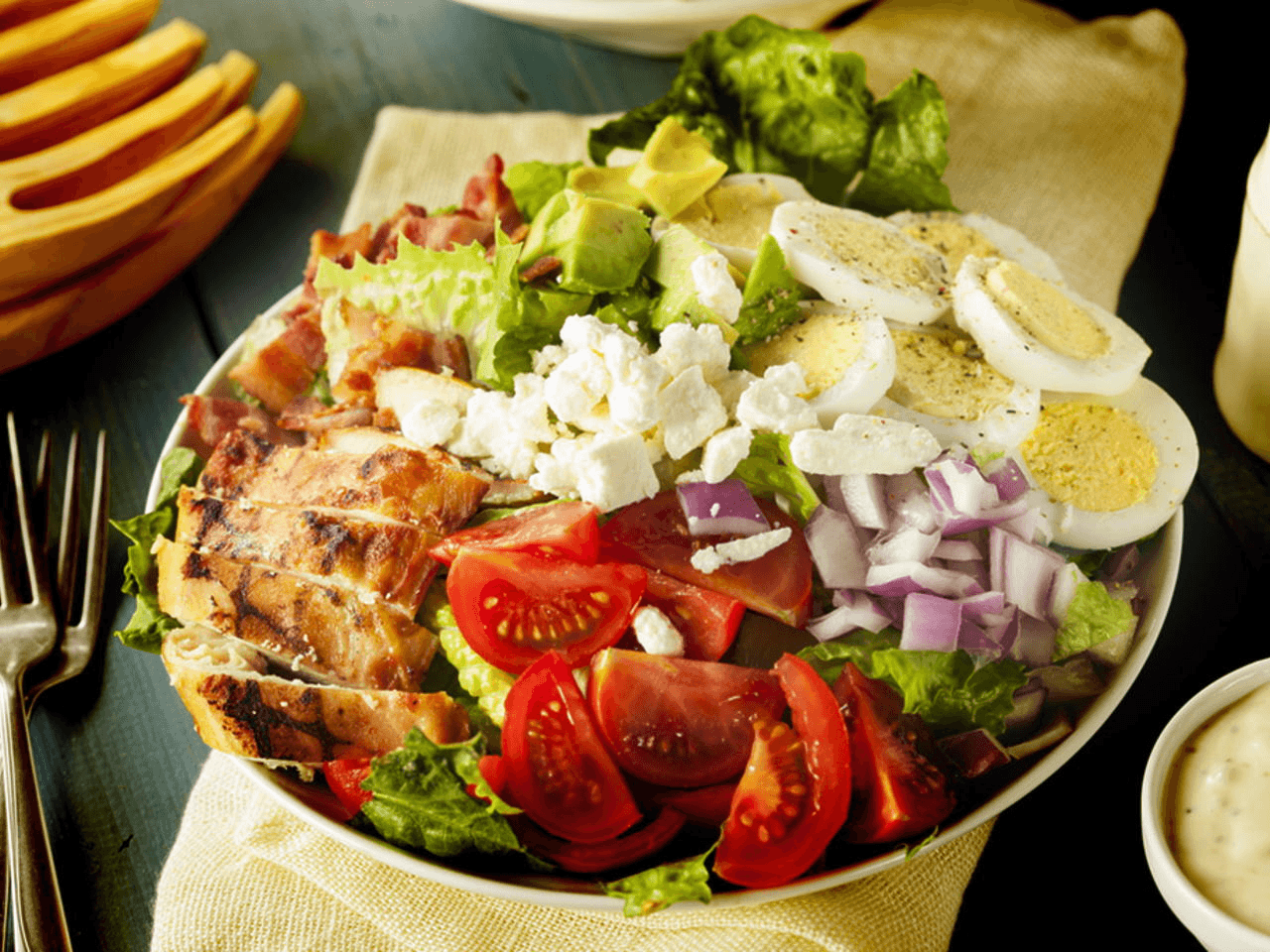 Receita de Salada Tropical com Molho de Iogurte 