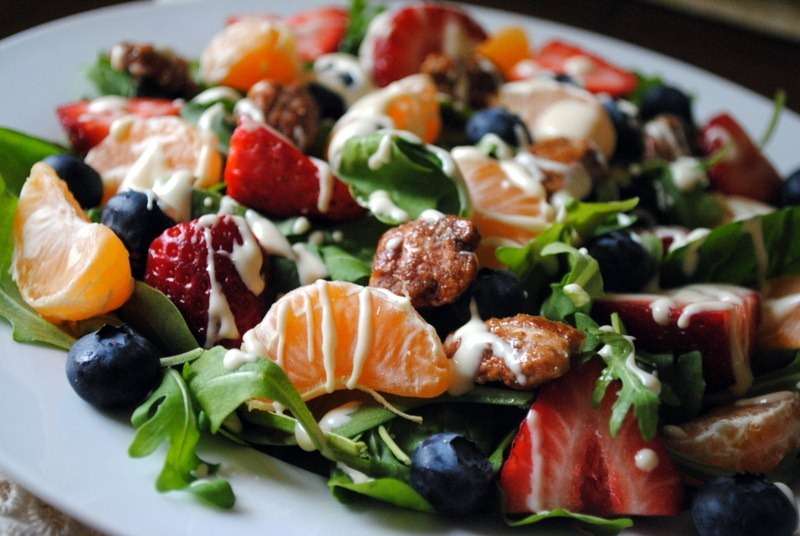 Receita de Salada Tropical com Morango