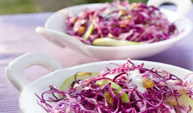 Receita de Salada de Repolho e molho de Iogurte