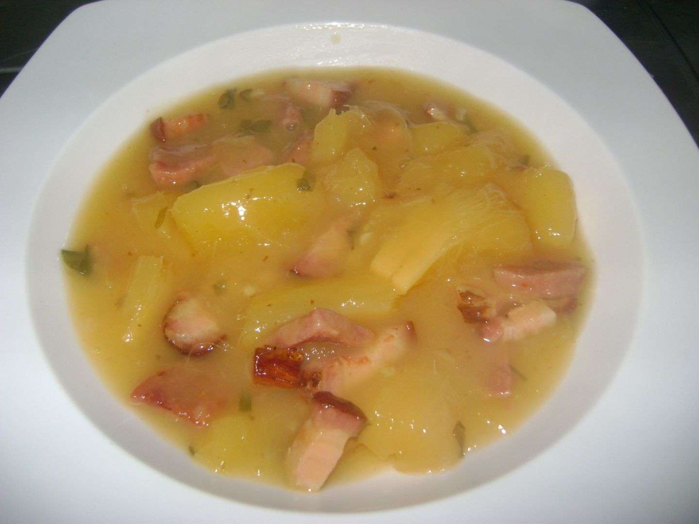 Receita de Sopa de Mandioca com Linguiça Calabresa Defumada