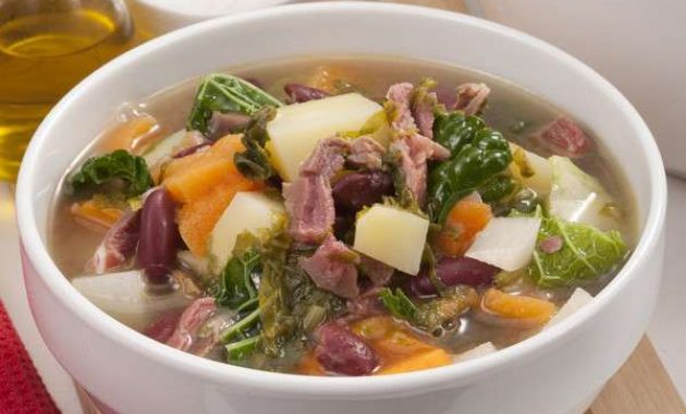 Receita de Sopa de carne com legumes Picados