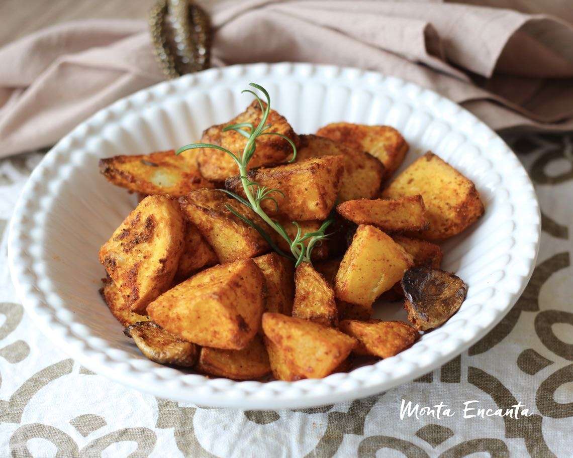Receita de Batata assada com páprica picante, alho e alecrim