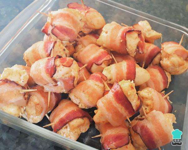 Receita de Medalhão de frango com bacon assado