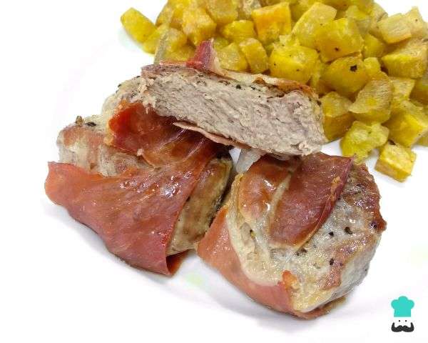 Receita de Medalhão de porco com bacon assado