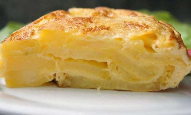 Receita de Omelete de forno com batata e mussarela