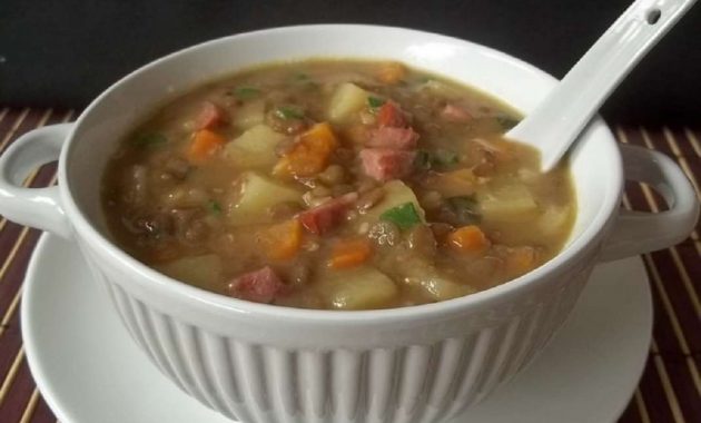 Receita de Sopa de Lentilha com Linguiça Calabresa