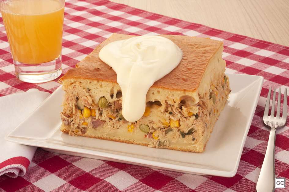Receita de Torta cremosa de frango com requeijão
