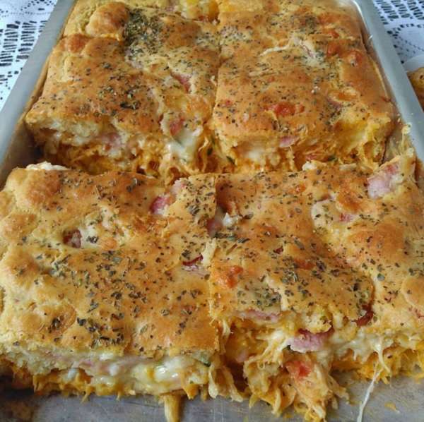 Receita de Torta de Frango Rápida com Requeijão