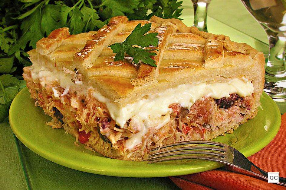 Receita de Torta de frango cremosa com requeijão 