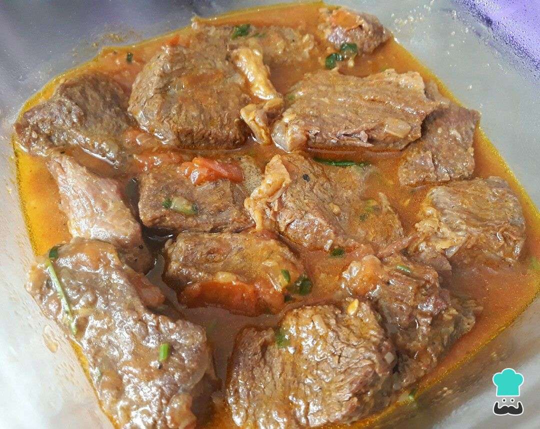 Receita de Carne de panela ao molho de urucum