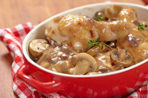 Receita de Coxas de frango ao molho de cogumelos