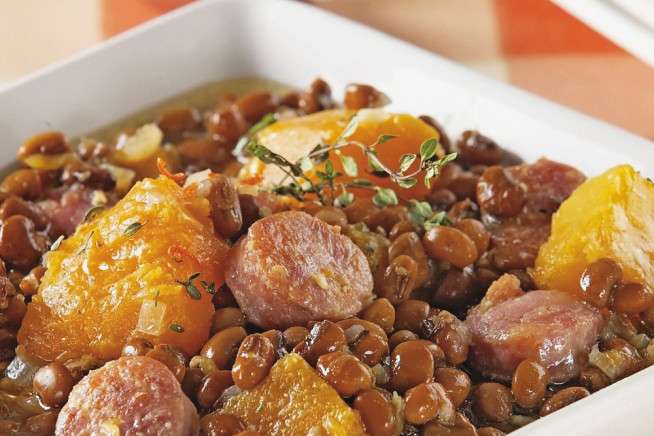 Receita de Feijão Carioca com abóbora e linguiça