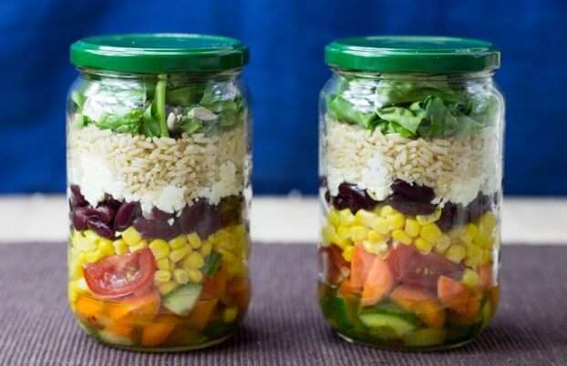 Receita de Salada com Molho de Iogurte Mostarda e Mel