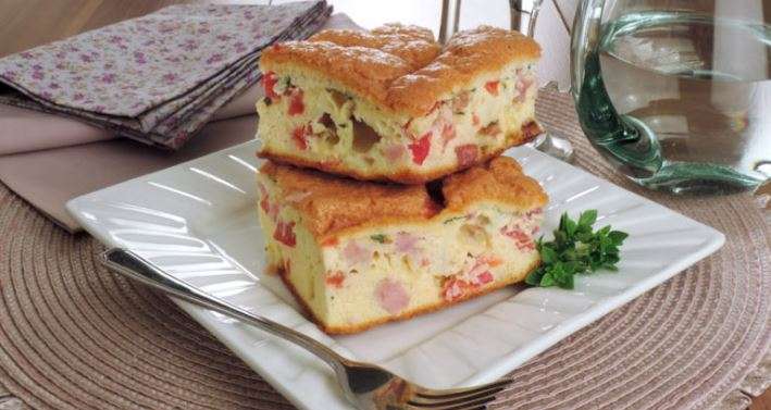 Receita prática de omelete de forno com bacon