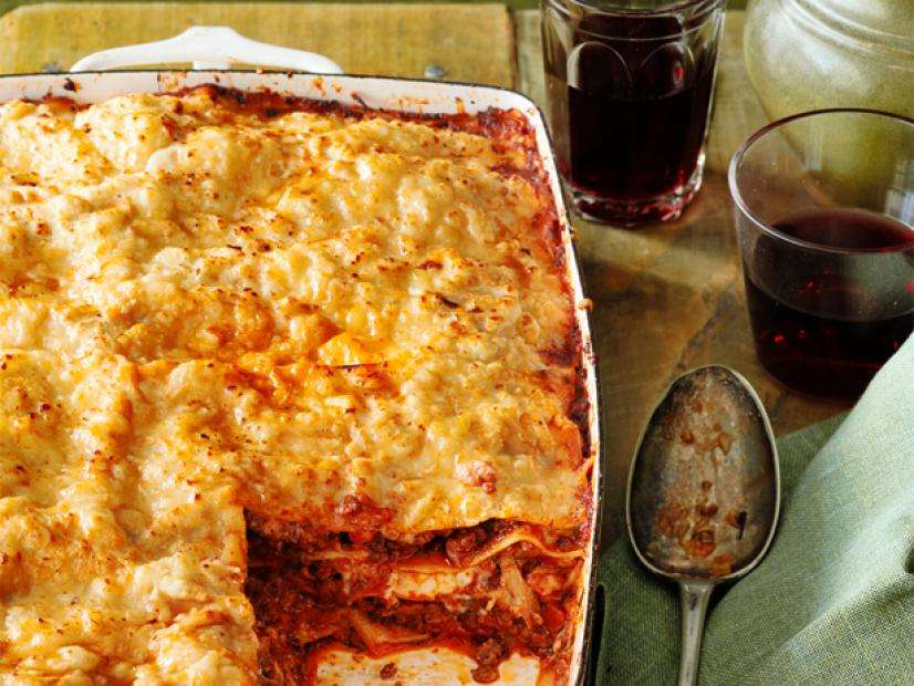Receita de Lasanha à bolonhesa com creme de ricota 
