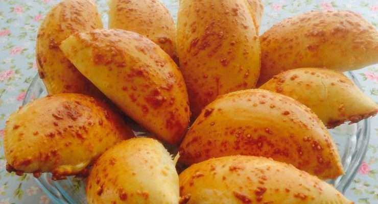Receita de Pastel de forno com recheio de frango com catupiri 
