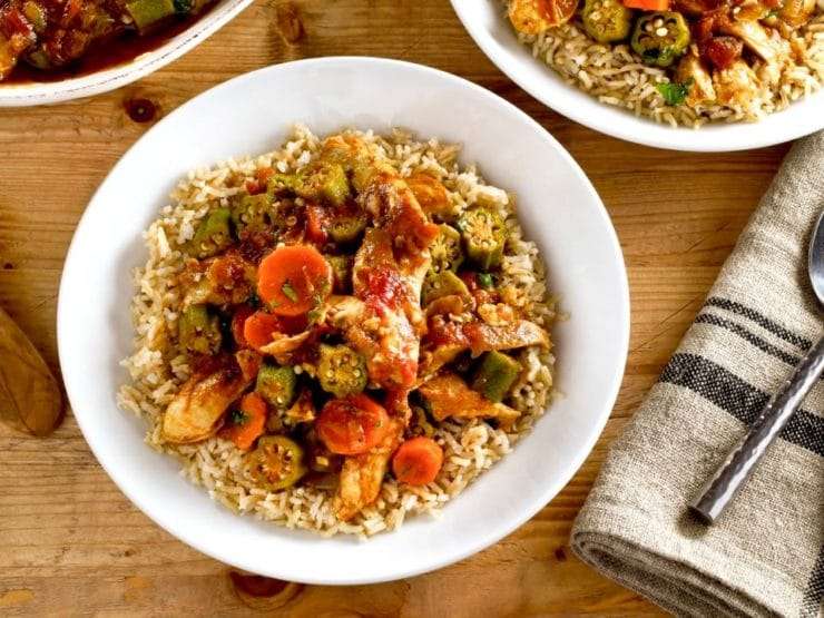 Receita de Quiabada com Galinha Caipira