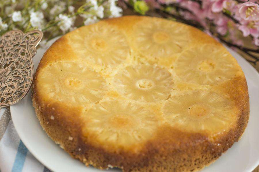Receita de Torta de Abacaxi com Massa de Laranja