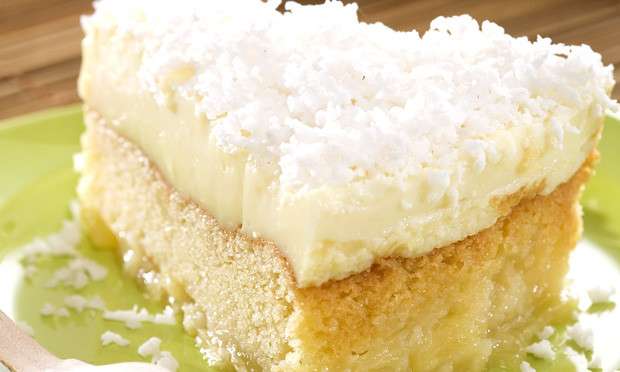 Receita de Torta invertida de abacaxi e coco