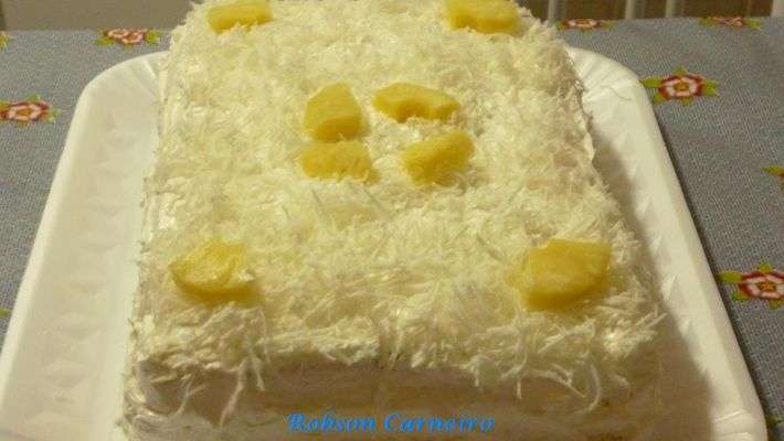 Receita de Torta mineira de abacaxi e coco