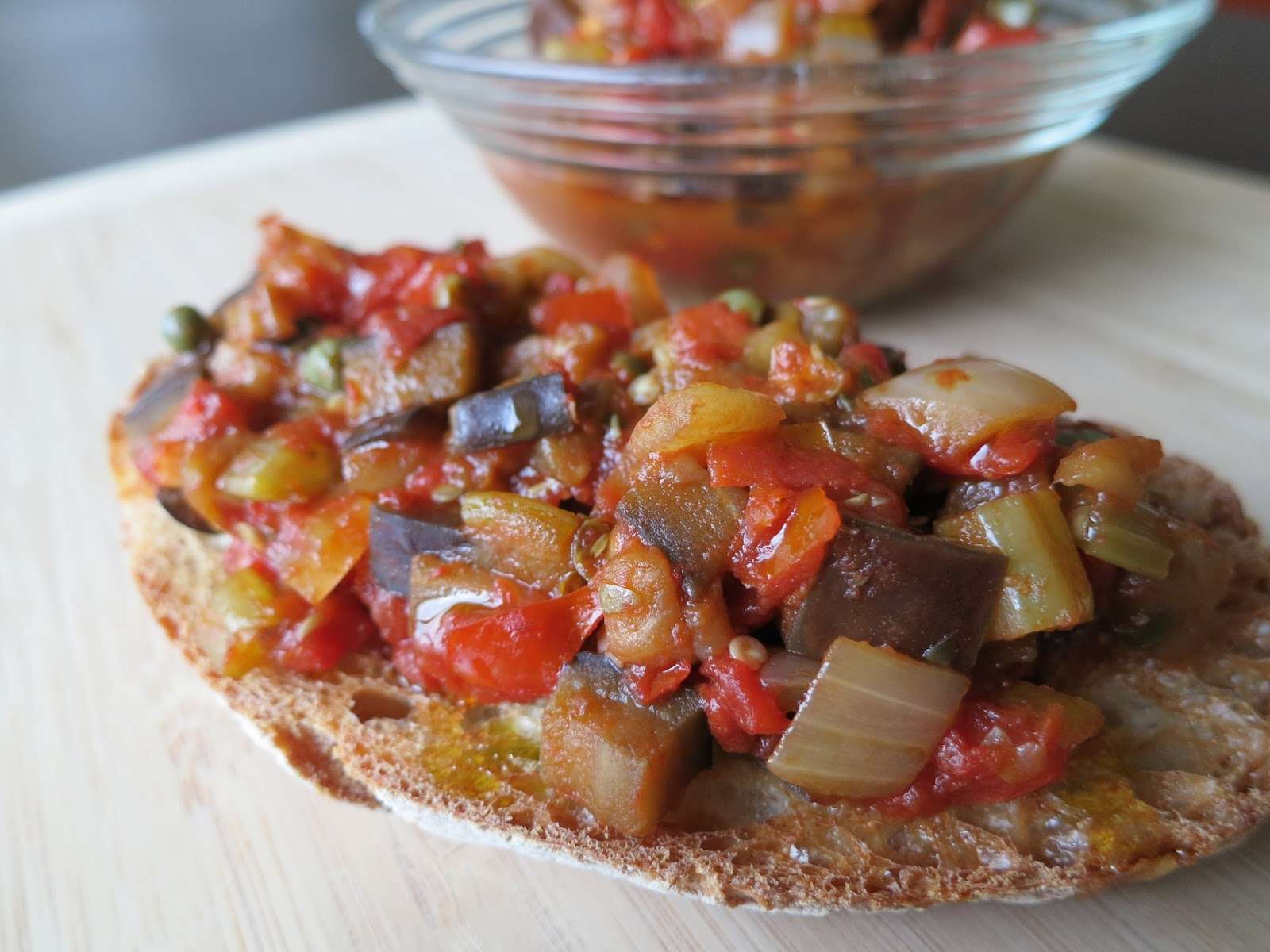 Receita de Caponata de berinjela Acebolada
