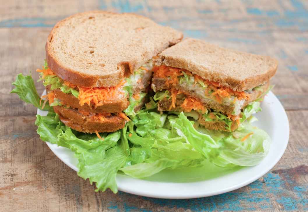 Receita de Lanche natural de frango com cenoura