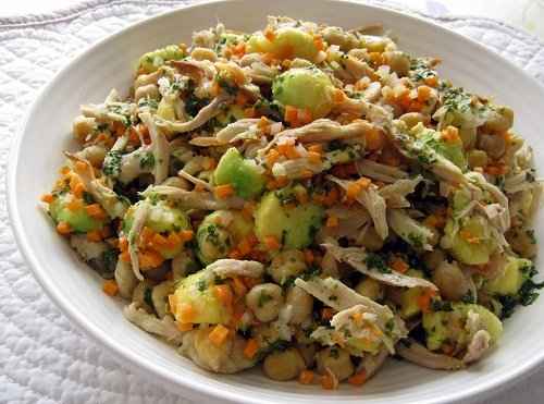Receita de Salada de frango para almoço rápido e simples