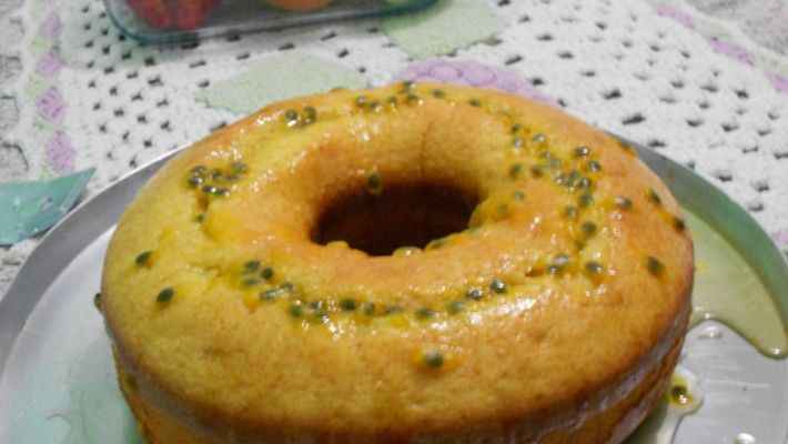 Receita de Bolo de maracujá com calda de maracujá