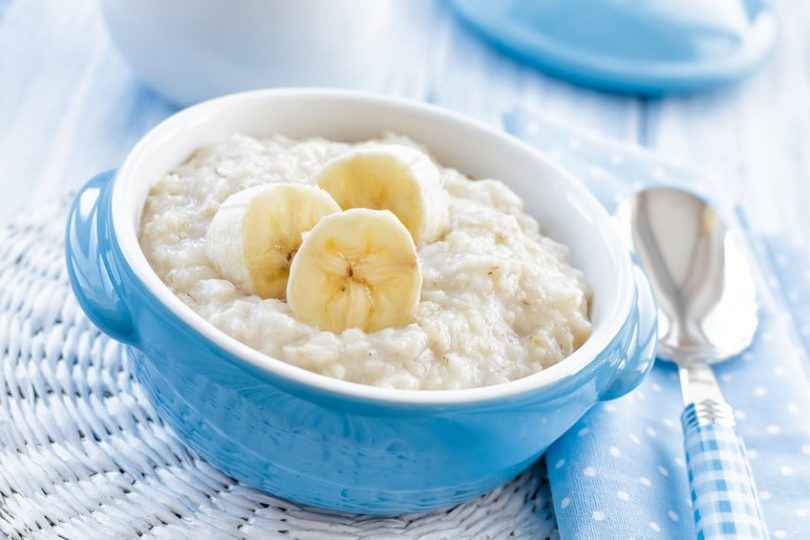 20 Receitas de Mingau de Aveia Fit para você aproveitar todos os benefícios desse super alimento da natureza incluindo fibras, energia, proteínas e minerais Receita de Mingau de Aveia Fit com Banana Deliciosa