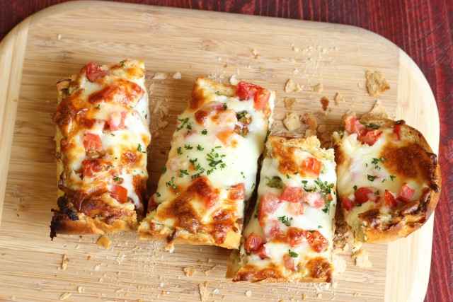Receita de Pizza de Pão de Forma Fica pronta em 15 Minutos