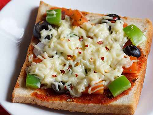 Receita de Pizza de Pão de Forma com Requeijão